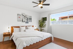 5 bedrooms, free WiFi, bed sheets, wheelchair access - Old Town Scottsdale Retreat - Private Pool + Putting Green + Office & Outdoor TV (Scottsdale)