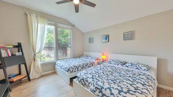 3 slaapkamers, reisbedje, gratis wifi, beddengoed