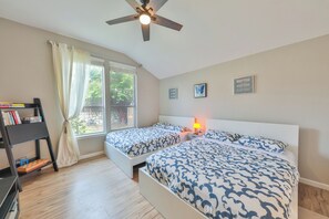 3 slaapkamers, reisbedje, gratis wifi, beddengoed