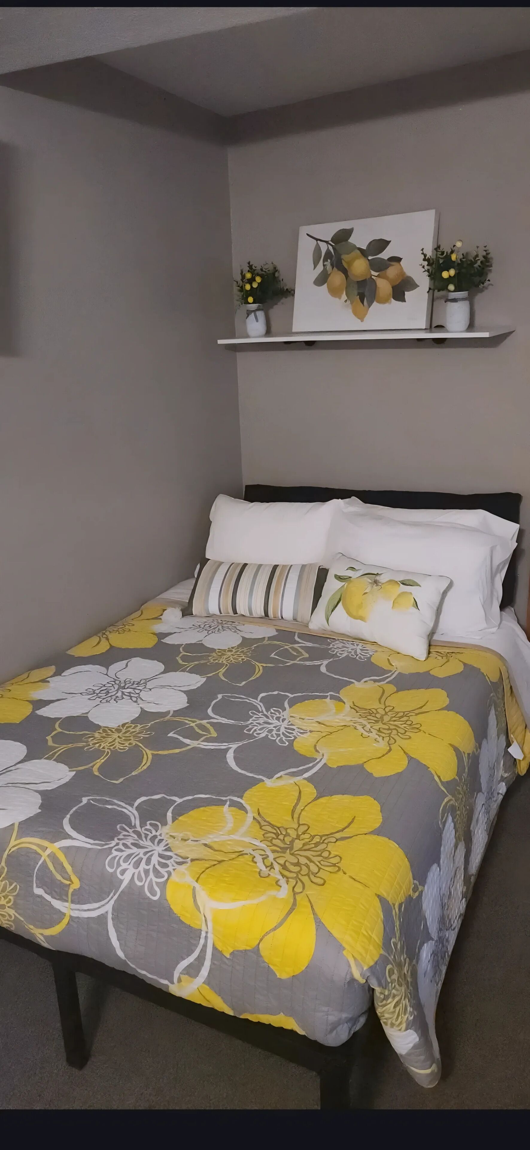 1 slaapkamer, een strijkplank/strijkijzer, gratis wifi, beddengoed