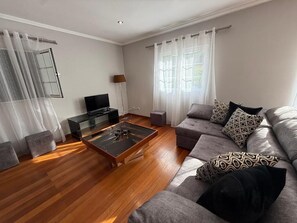 Living area - Bella Vista Estate (Ponta Delgada)