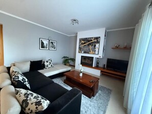 Living area - Bella Vista Estate (Ponta Delgada)