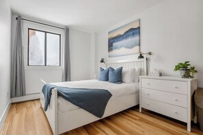 2 bedrooms, desk, iron/ironing board, travel cot - Peaceful DT Condo |   Saddledome  |  HeatedParking (Calgary)