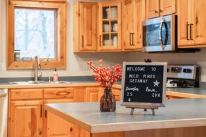 Mikrobølgeovn, ovn, kogeplade, opvaskemaskine