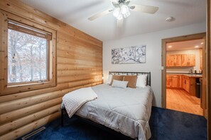 3 chambres, fer et planche à repasser, Wi-Fi, draps fournis