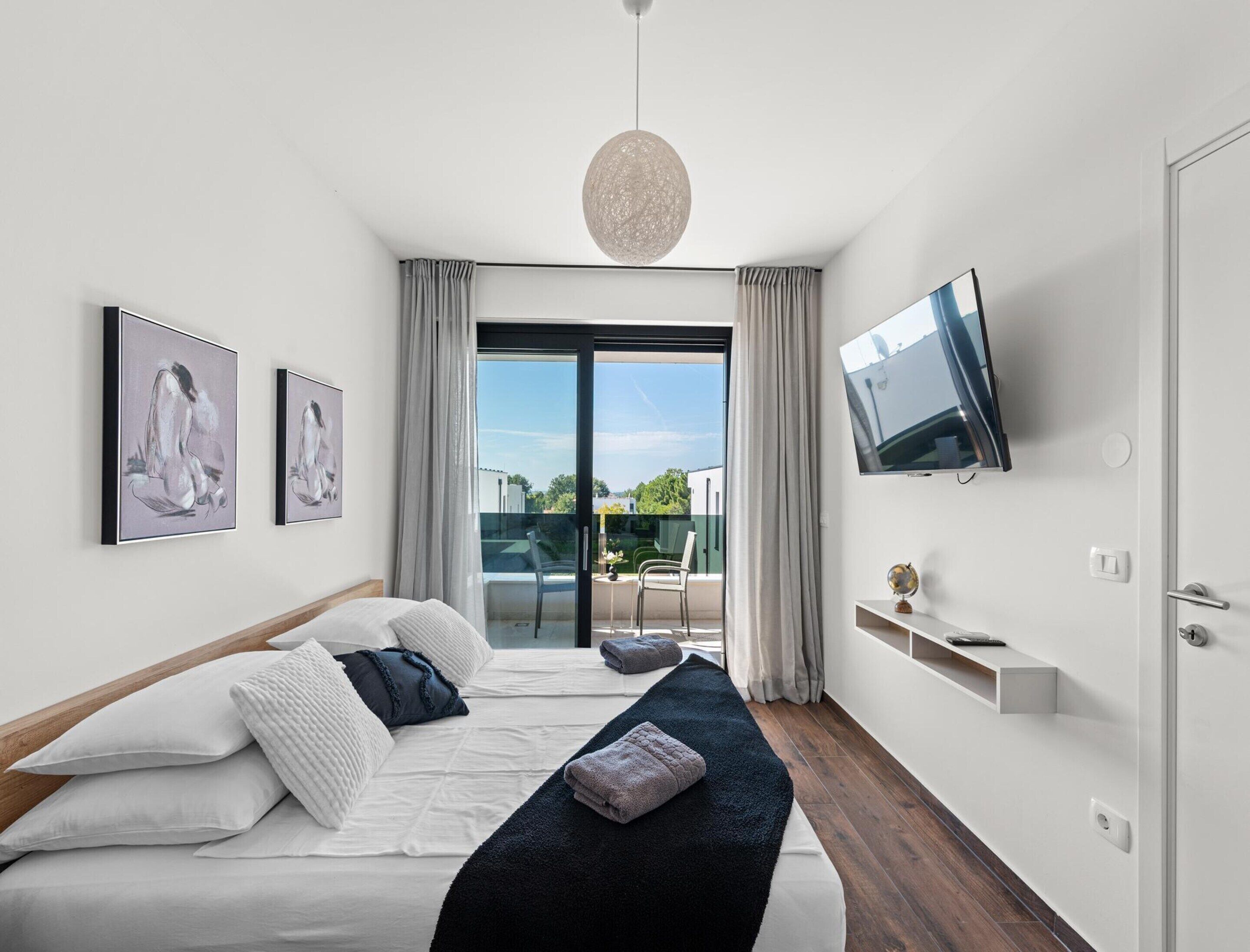 House | 4 bedrooms, individually furnished