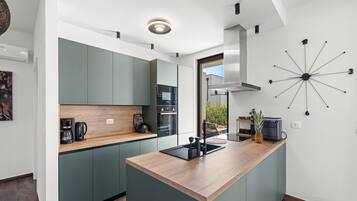 House | Private kitchen | Highchair