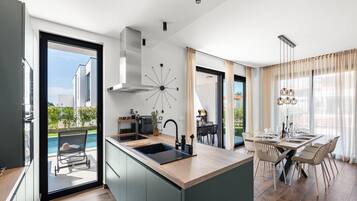 House | Private kitchen | Highchair