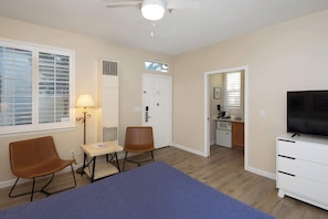 Tabla de planchar con plancha y wifi