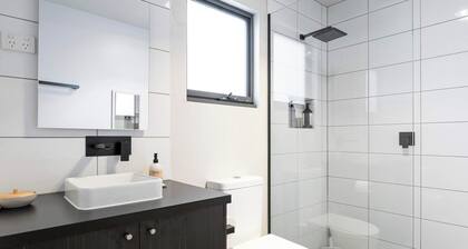 Spacious 1-bed Townhouse in Norlane