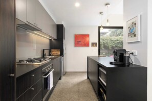 Apartment | Private kitchen - Spacious 1-bed Townhouse in Norlane (Geelong)