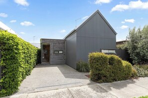 Apartment | Reception - Spacious 1-bed Townhouse in Norlane (Geelong)