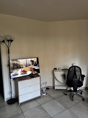 Interior - Charming bright studio in a quiet residence (La Garenne-Colombes)