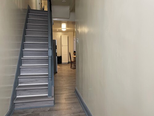 AE. 5-bedroom 3 bathrooms, entire house, Near Art museum ,Fairmount park