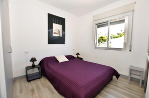 Apartamento | 2 dormitorios, mobiliario individual, tabla de planchar con plancha