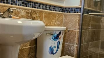Douche, serviettes fournies