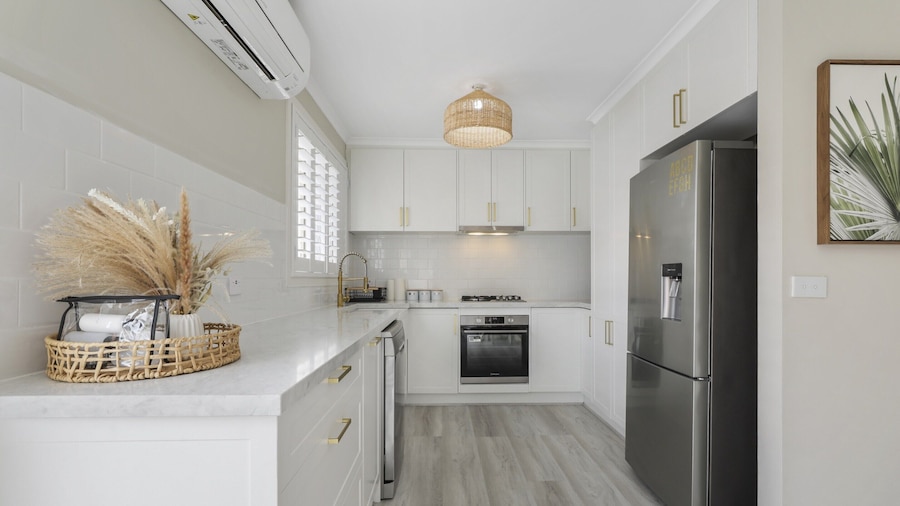 Spacious 3-bed Home With Garden in Preston