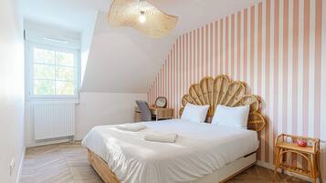 Apartemen | 4 kamar tidur, ruang kerja ramah laptop, dan setrika/meja setrika