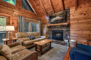Smart TV, fireplace, books - FreeDollywoodTix•Pool•A+Location•Modern•HotTub (Pigeon Forge)
