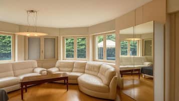 Comfort Triple Room, Garden View | Interior