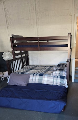 Internet, bed sheets