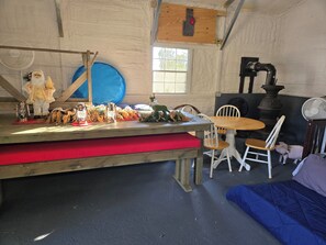 Dining - Welcome to the "B" Barn (Sealevel)