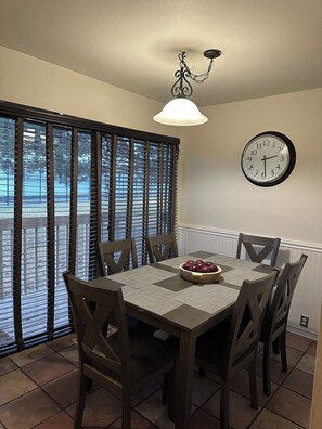 Dining - Newly remodeled perfect 3-bedroom townhome in Park City with hot tub and garage. (Park City)