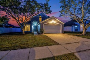 Exterior - Family 4BR Disney-Themed Home, Screened Pool, Game Room (Kissimmee)