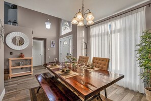 Dining - Family 4BR Disney-Themed Home, Screened Pool, Game Room (Kissimmee)