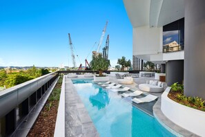 Apartment | Pool - Modern City Escape With Pool Access and Views (Brisbane)