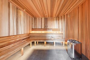 Apartment | Spa treatment - Modern City Escape With Pool Access and Views (Brisbane)