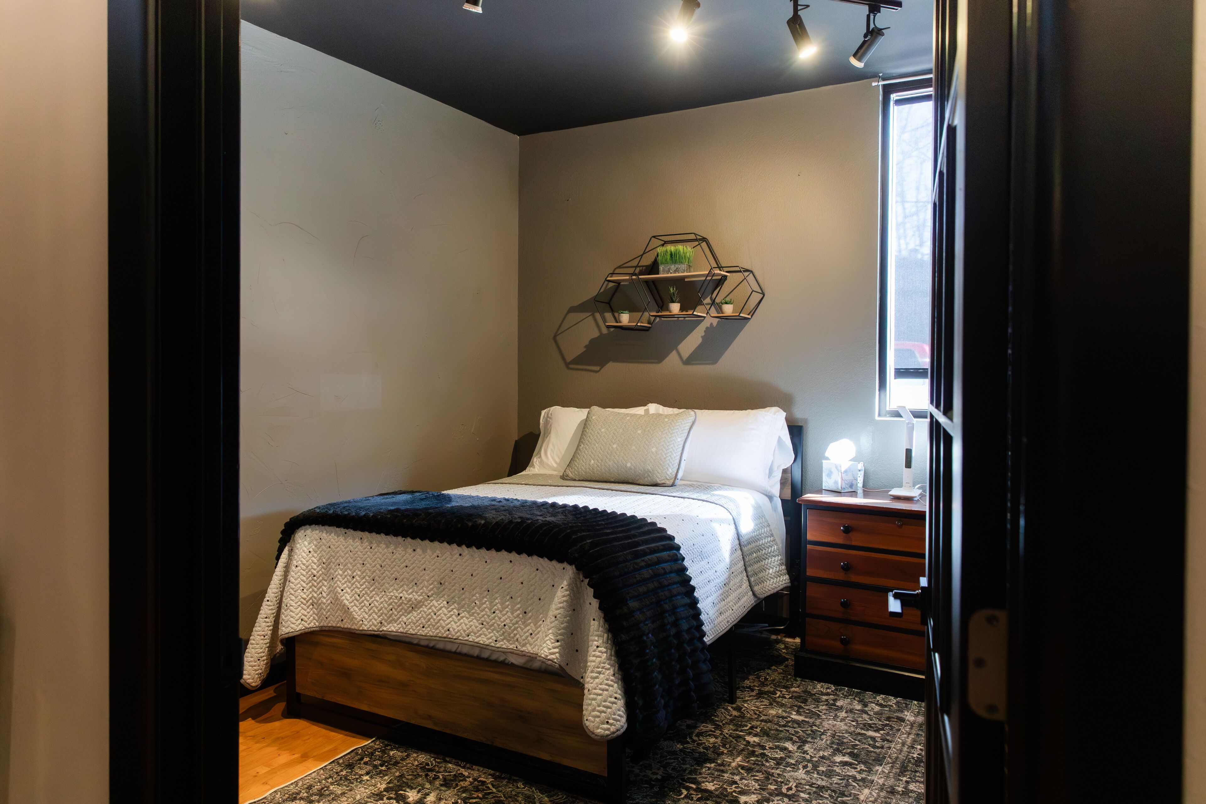 7 chambres, fer et planche à repasser, Wi-Fi gratuit, draps fournis