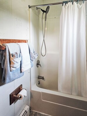 Comfort Double Room | Bathroom | Towels, soap, shampoo, toilet paper - Katahdin Valley Motel (Sherman Mills)
