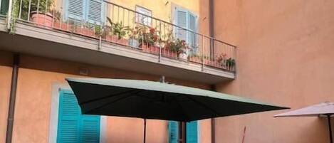 Comfort Double Room, Courtyard View | Outdoor dining