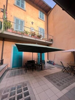 Comfort Double Room, Courtyard View | Outdoor dining - Bergamoincenter (Bergamo)