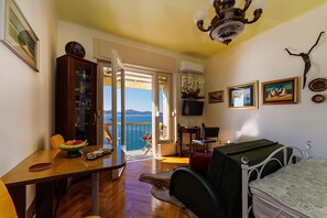 Apartment | Living room - Charming Apartment, Central and Cozy (Zadar)