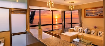 "Oceanfront 3BR, Home Office, Pool, Gym, Sauna, BBQ, Play area and Free Parking"
