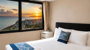 3 bedrooms, desk, iron/ironing board, WiFi (free)