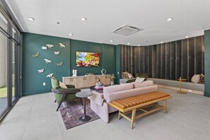 TV - Designer Suite | Bishop Arts | Gym, Yoga & Games (Dallas)
