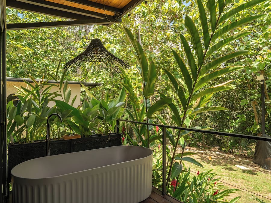 Cabana luxo, vista para o jardim | Vista do quarto