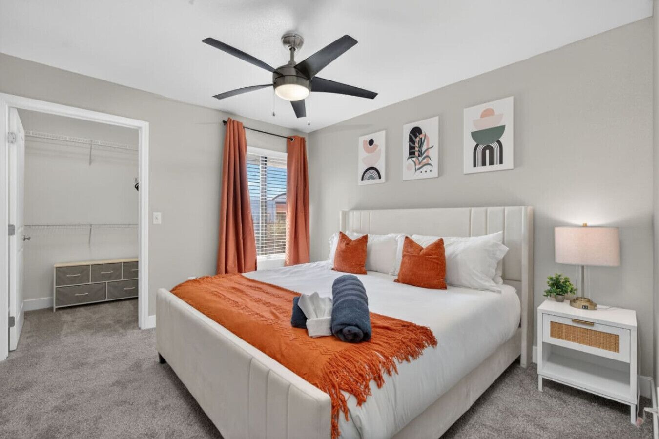 デスク、アイロン / アイロン台、旅行用ベビーベッド、WiFi