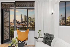 Apartment | Living room - Bright 2-bed Apt With Spectacular Bridge Views (Sydney)