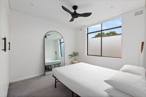 Apartment | 2 bedrooms, bed sheets - Bright 2-bed Apt With Spectacular Bridge Views (Sydney)