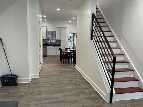 Me. near Temple  spacious 4 bedrooms 4.5 bathrooms entire house