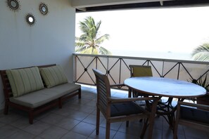 Outdoor dining - Apartment sea view - Rémire-Montjoly - Wifi & air conditioning- French Guiana (Remire-Montjoly)
