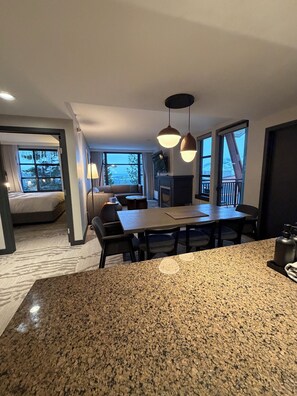 2 bedrooms, iron/ironing board, WiFi, bed sheets - New! Luxury 2bd Monache Suite in the Village with View! (Mammoth Lakes)