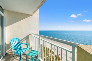 Property grounds - Beachfront Condo with Balcony and Resort Pools (North Myrtle Beach)