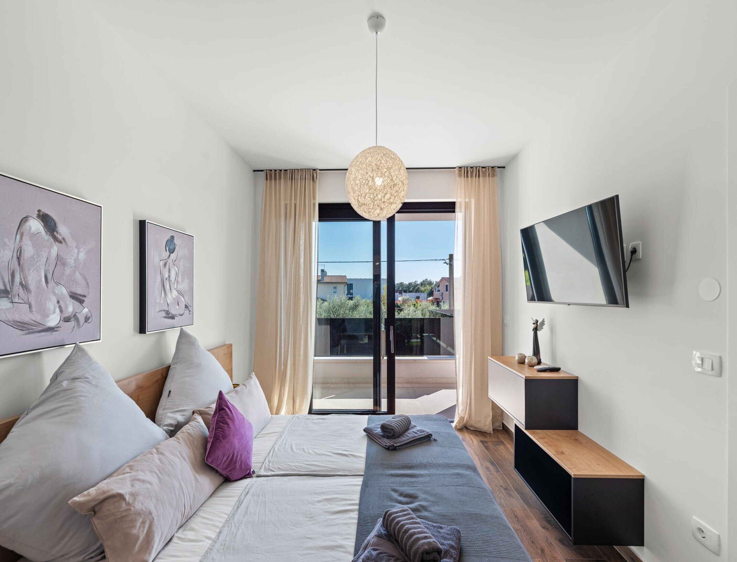 House | 4 bedrooms, individually furnished