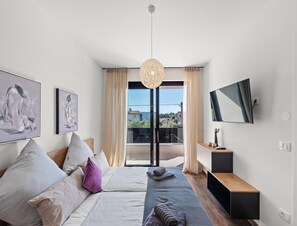 House | 4 bedrooms, individually furnished - Modern Villa With Private Pool, Sleeps 8 (Novigrad)