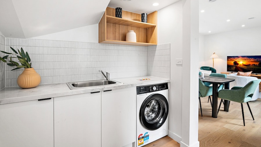 Brand-new 3-bed Townhouse in Pascoe Vale